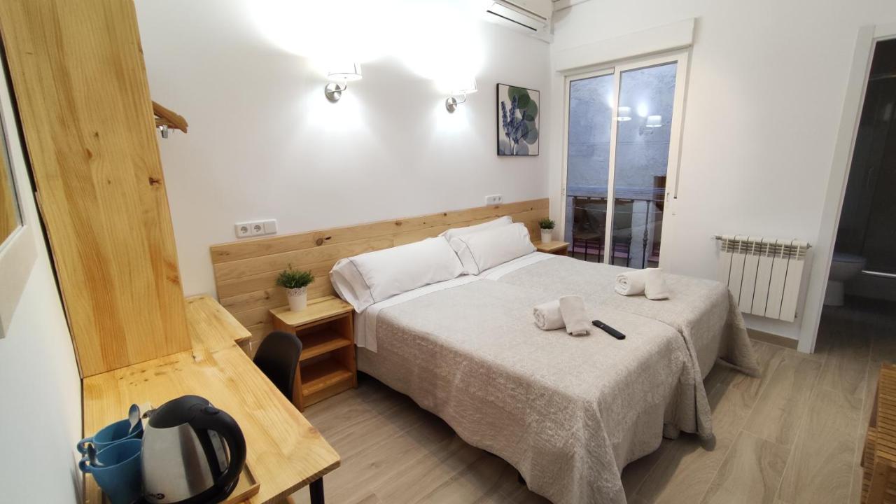 Hostal Aliste Madrid Exterior photo